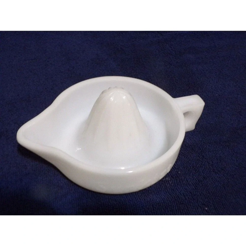 Vintage Indiana Glass Sunkist Wht Milk Glass Juicer‎ Classic Kitchen Collectible